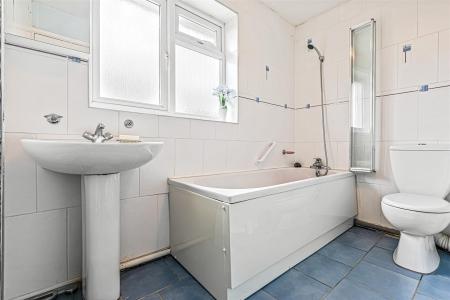 3 bedroom Detached house for sale in Eton Close, Leicester