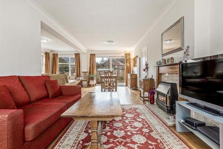 3 bedroom Detached house for sale in Eton Close, Leicester