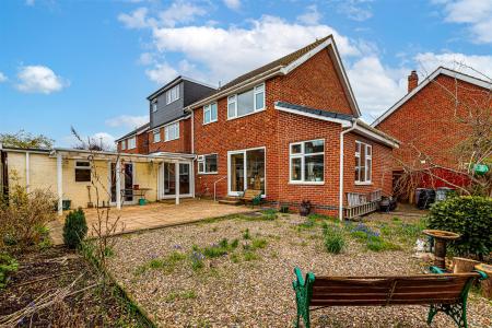 3 bedroom Detached house for sale in Eton Close, Leicester