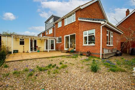 3 bedroom Detached house for sale in Eton Close, Leicester