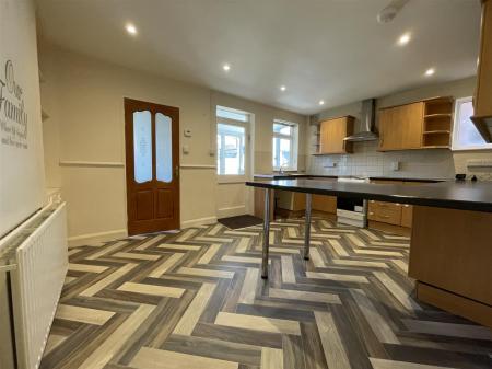 3 bedroom Semi-detached house for sale in Pullman Road, Wigston