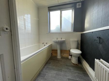 3 bedroom Semi-detached house for sale in Pullman Road, Wigston