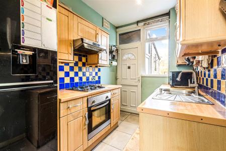 3 bedroom Semi-detached house for sale in Cairnsford Road, Leicester