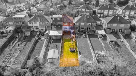 3 bedroom Semi-detached house for sale in Cairnsford Road, Leicester
