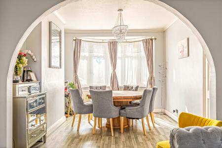 3 bedroom Semi-detached house for sale in Cairnsford Road, Leicester