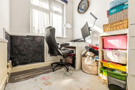 3 bedroom Semi-detached house for sale in Cairnsford Road, Leicester