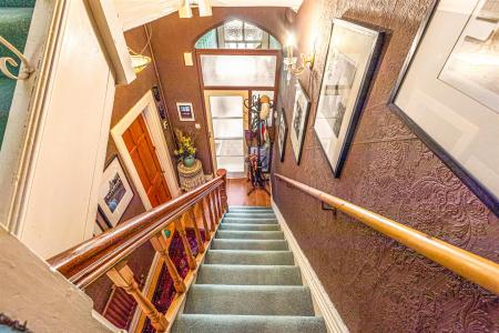 5 bedroom Terraced House for sale in Evington Road, Leicester