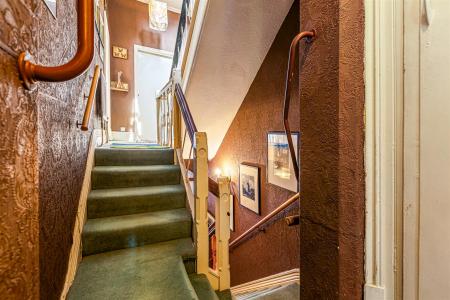 5 bedroom Terraced House for sale in Evington Road, Leicester