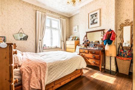 5 bedroom Terraced House for sale in Evington Road, Leicester