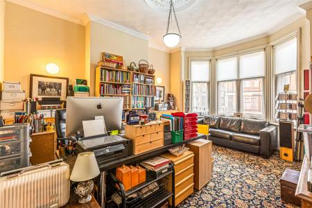 5 bedroom Terraced House for sale in Evington Road, Leicester