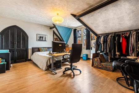 5 bedroom Terraced House for sale in Evington Road, Leicester