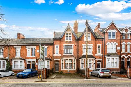 5 bedroom Terraced House for sale in Evington Road, Leicester