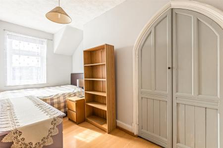 5 bedroom Terraced House for sale in Evington Road, Leicester