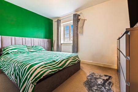 2 bedroom Semi-detached house for sale in Wolsey Island Way, Leicester