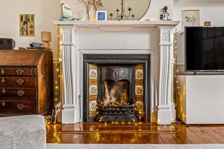 3 bedroom Flat for sale in Stoneygate Road, Leicester