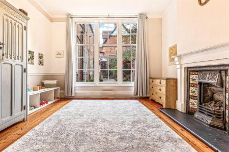 3 bedroom Flat for sale in Stoneygate Road, Leicester