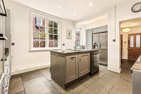 3 bedroom Flat for sale in Stoneygate Road, Leicester