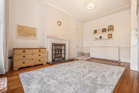 3 bedroom Flat for sale in Stoneygate Road, Leicester