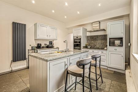 3 bedroom Flat for sale in Stoneygate Road, Leicester