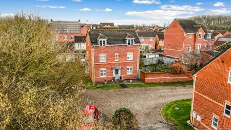 4 bedroom Detached house for sale in Woodlands Court, Oadby, Leicester