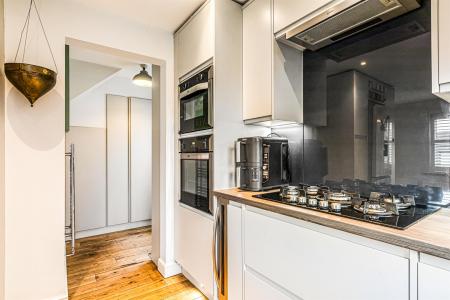 4 bedroom Detached house for sale in Woodlands Court, Oadby, Leicester