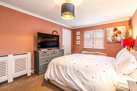 4 bedroom Detached house for sale in Woodlands Court, Oadby, Leicester