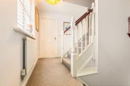 4 bedroom Detached house for sale in Woodlands Court, Oadby, Leicester