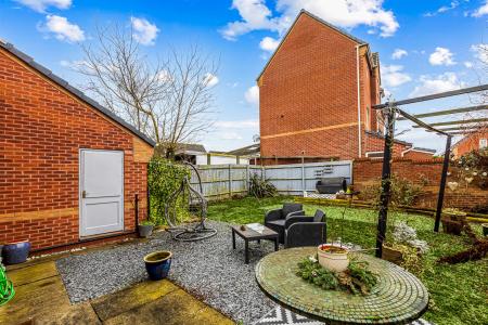 4 bedroom Detached house for sale in Woodlands Court, Oadby, Leicester