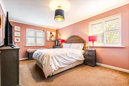 4 bedroom Detached house for sale in Woodlands Court, Oadby, Leicester