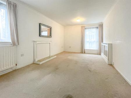 2 bedroom Flat for sale in Knighton Road, Leicester