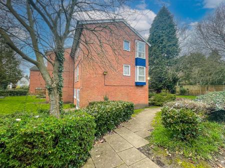 2 bedroom Flat for sale in Knighton Road, Leicester