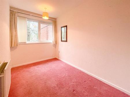 2 bedroom Flat for sale in Knighton Road, Leicester