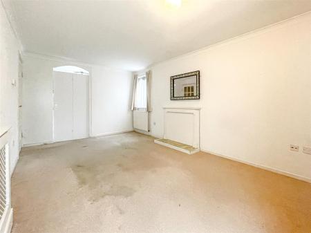 2 bedroom Flat for sale in Knighton Road, Leicester