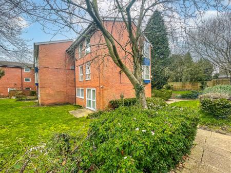 2 bedroom Flat for sale in Knighton Road, Leicester