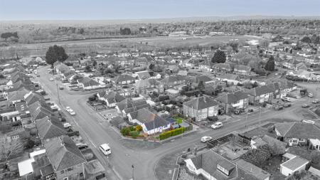 2 bedroom Semi-detached bungalow for sale in Foxhunter Drive, Oadby, Leicester