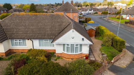 2 bedroom Semi-detached bungalow for sale in Foxhunter Drive, Oadby, Leicester