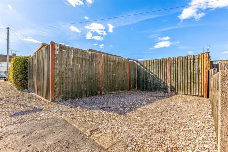 2 bedroom Semi-detached bungalow for sale in Foxhunter Drive, Oadby, Leicester