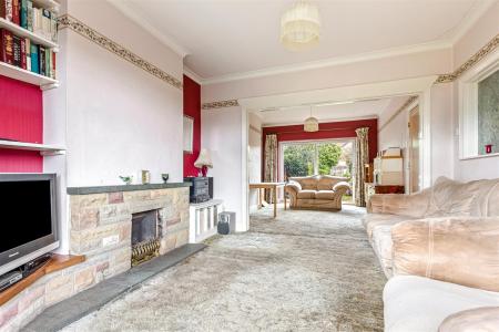 4 bedroom Semi-detached house for sale in Kenwood Road, Leicester