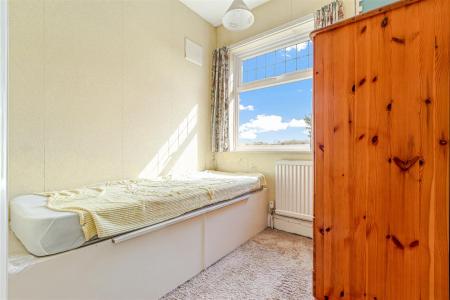 4 bedroom Semi-detached house for sale in Kenwood Road, Leicester
