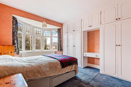 4 bedroom Semi-detached house for sale in Kenwood Road, Leicester