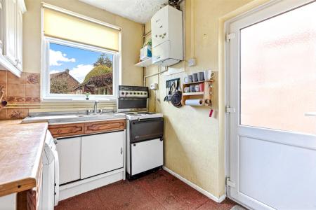 4 bedroom Semi-detached house for sale in Kenwood Road, Leicester