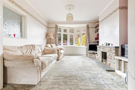 4 bedroom Semi-detached house for sale in Kenwood Road, Leicester