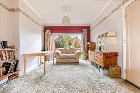 4 bedroom Semi-detached house for sale in Kenwood Road, Leicester