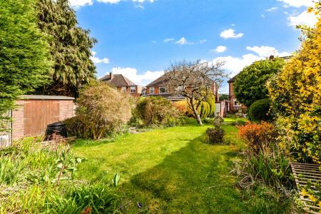 4 bedroom Semi-detached house for sale in Kenwood Road, Leicester
