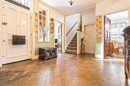 4 bedroom Semi-detached house for sale in Guilford Road, Leicester