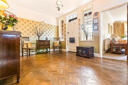 4 bedroom Semi-detached house for sale in Guilford Road, Leicester