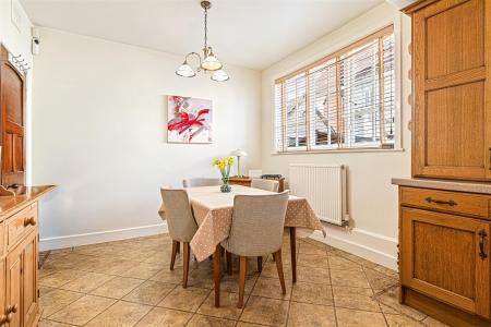 4 bedroom Semi-detached house for sale in Guilford Road, Leicester