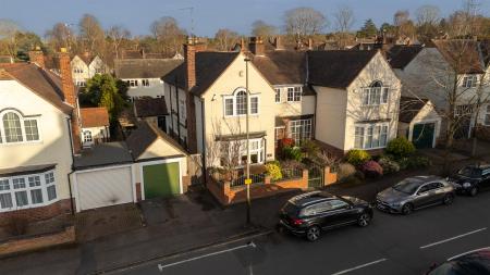 4 bedroom Semi-detached house for sale in Guilford Road, Leicester