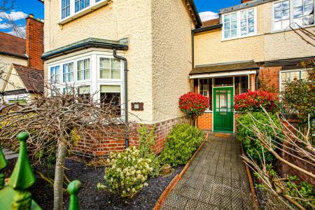 4 bedroom Semi-detached house for sale in Guilford Road, Leicester