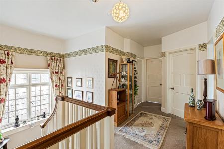 4 bedroom Semi-detached house for sale in Guilford Road, Leicester